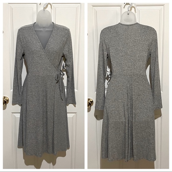 Old Navy Dresses & Skirts - NWT Old Navy Wrap Sweater Dress